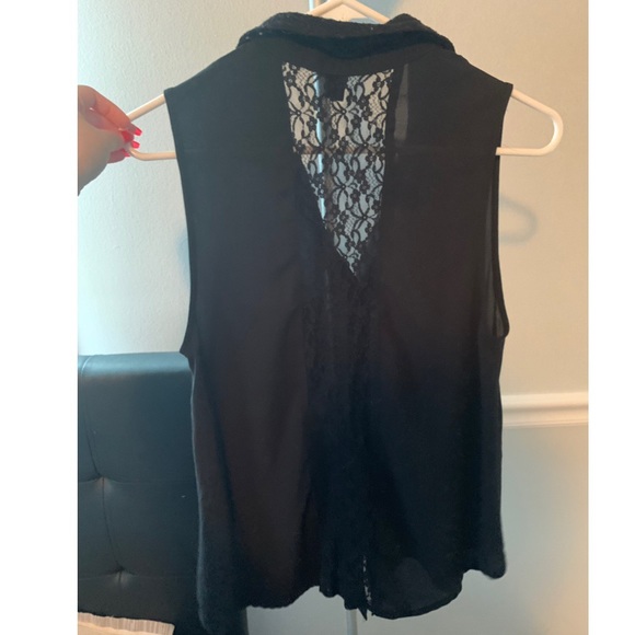 ⭐️ Black collared tank top with back details ⭐️ - Picture 4 of 5